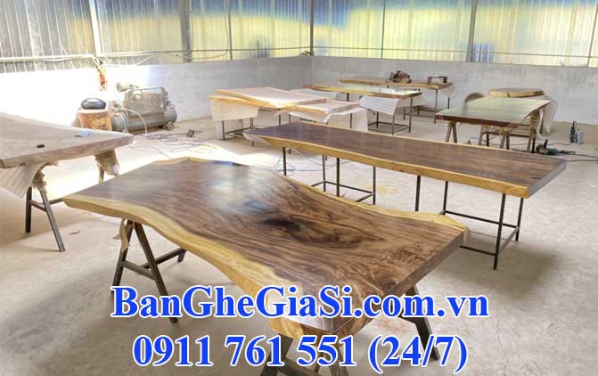 xưởng bàn gỗ me tây giá sản xuất