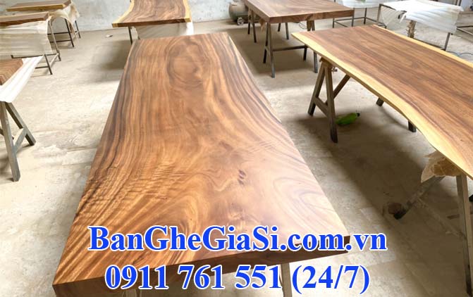 Mua bàn gỗ tự nhiên tại xưởng