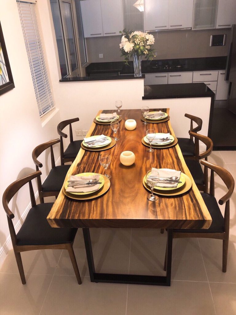 Phong thủy bàn gỗ nguyên tấm Me Tây cho người mệnh Hỏa Phong thủy bàn gỗ nguyên tấm Me Tây cho người mệnh Hỏa